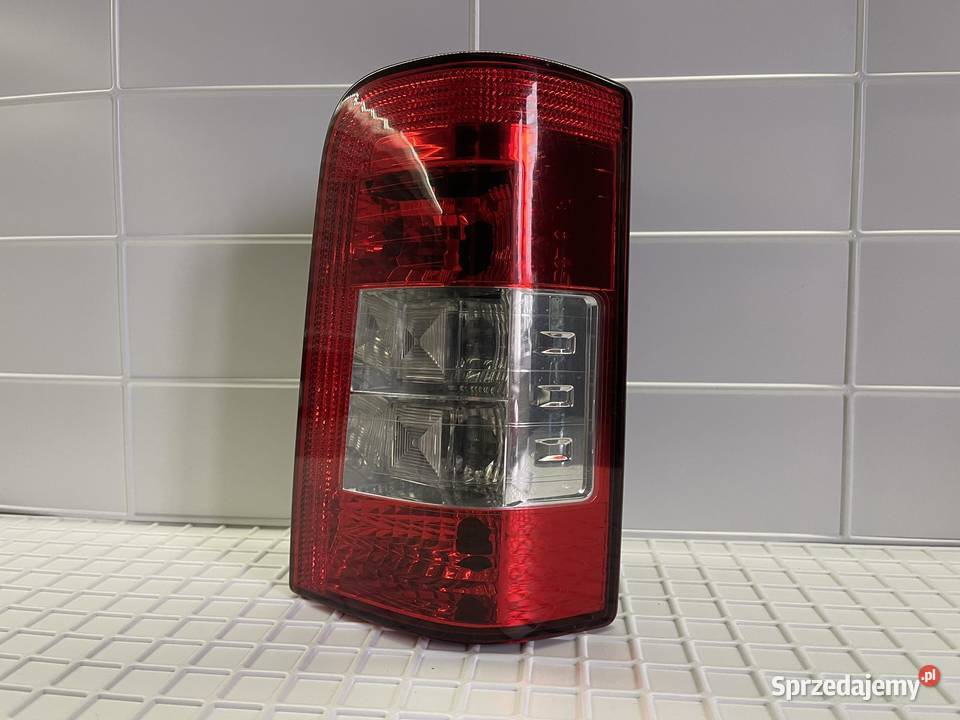 PEUGEOT PARTNER LIFT PRAWA LAMPA TYŁ Ostroróg sprzedam