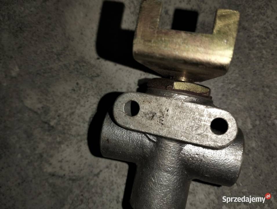 Zawór paliwowy lewy szeroka blaszka STAR 266 kujawsko-pomorskie Grudziądz