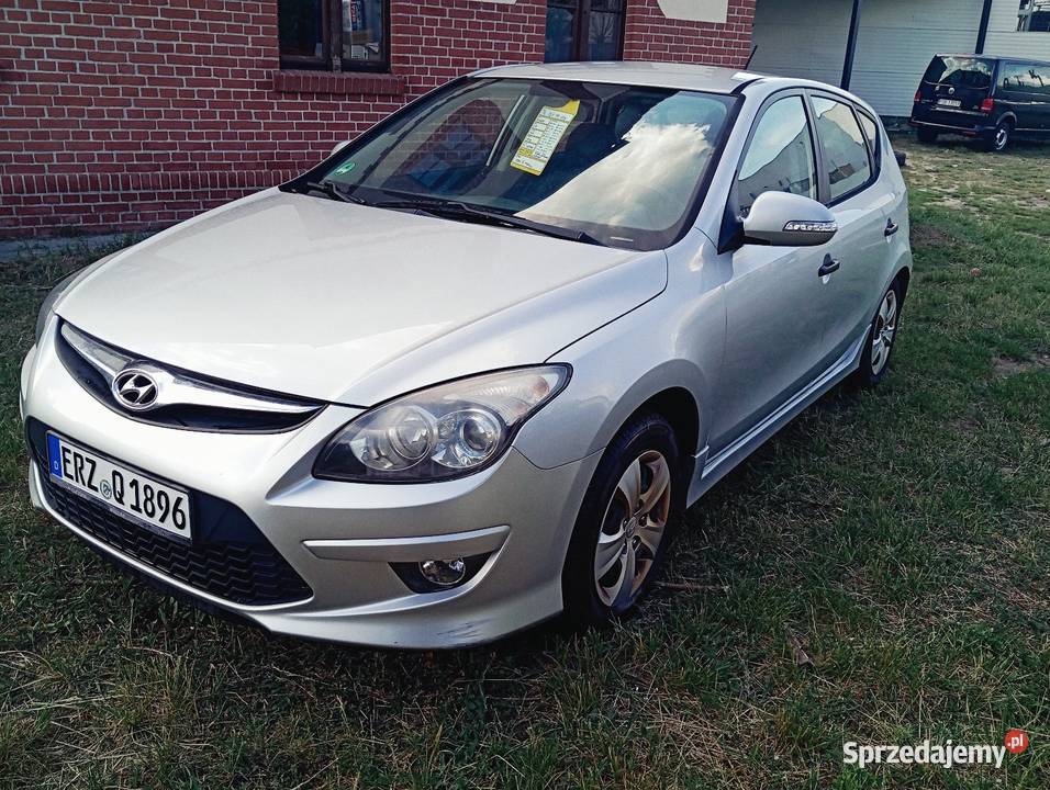 Hyundai i30 Zadbana bogata wersja opłacona elektrochrom. lusterko wst. Poznań sprzedam