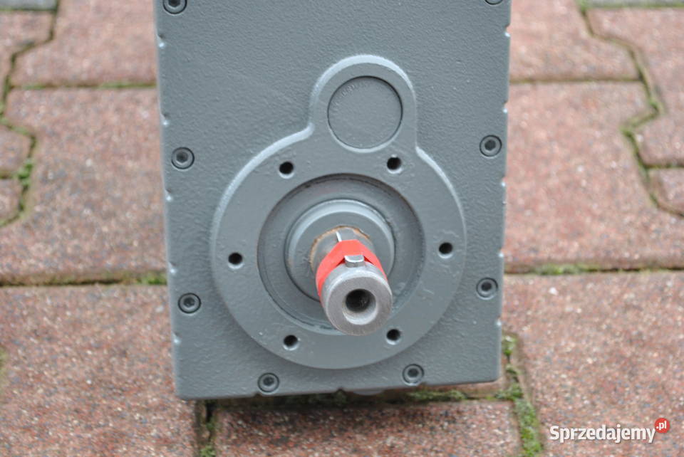 Motoreduktor 055kw 19obrmin z hamulcem LENZE Kargowa