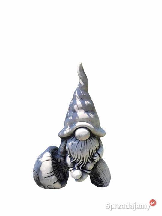 Krasnal ogrodowy na grzybie skrzat na grzybku Wrocław