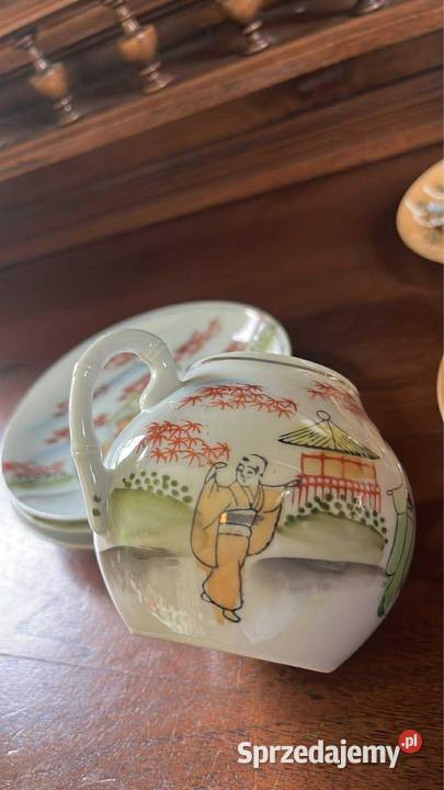 Spodek Japońska biała porcelana z gejszą i