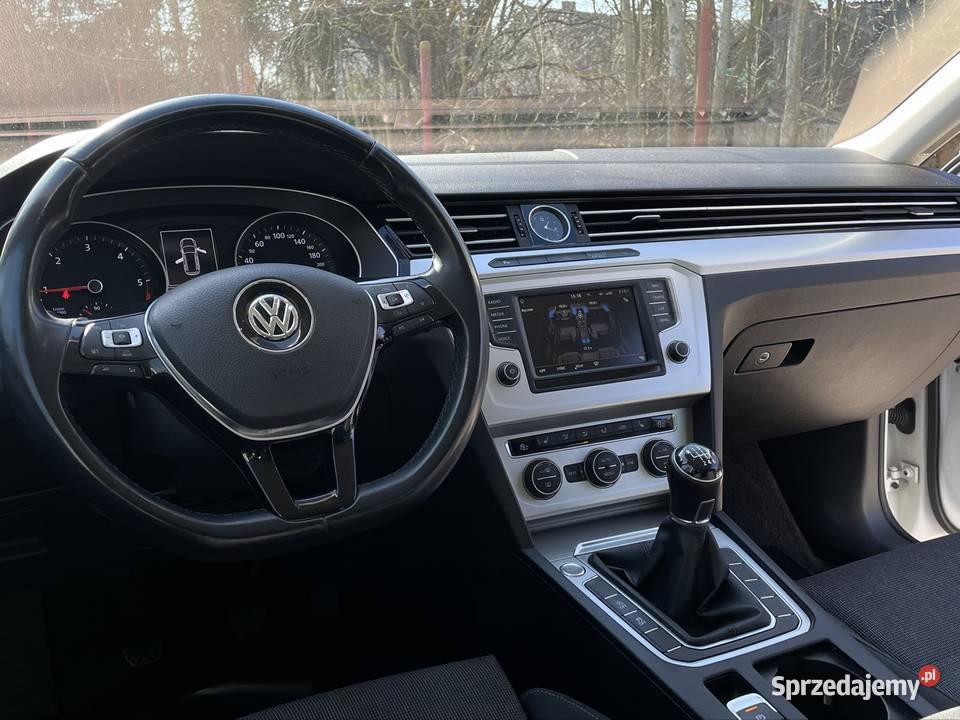 Volkswagen Passat B8 20 TDI 190 ACC Masaże Hak tempomat