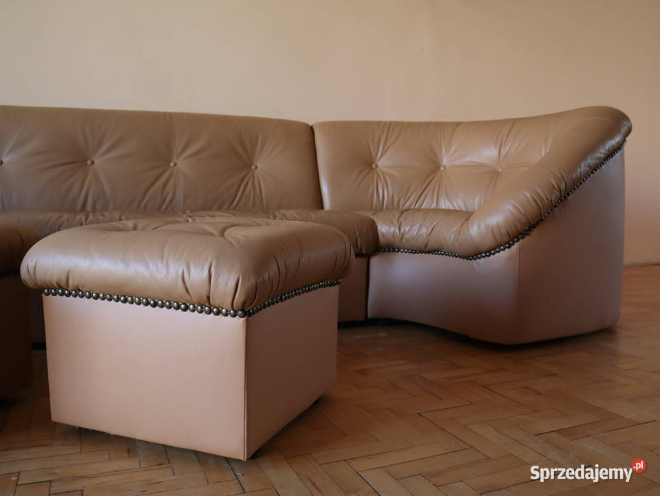 Duża skórzana kanapa narożna modułowa 390 2 pufy Gdańsk