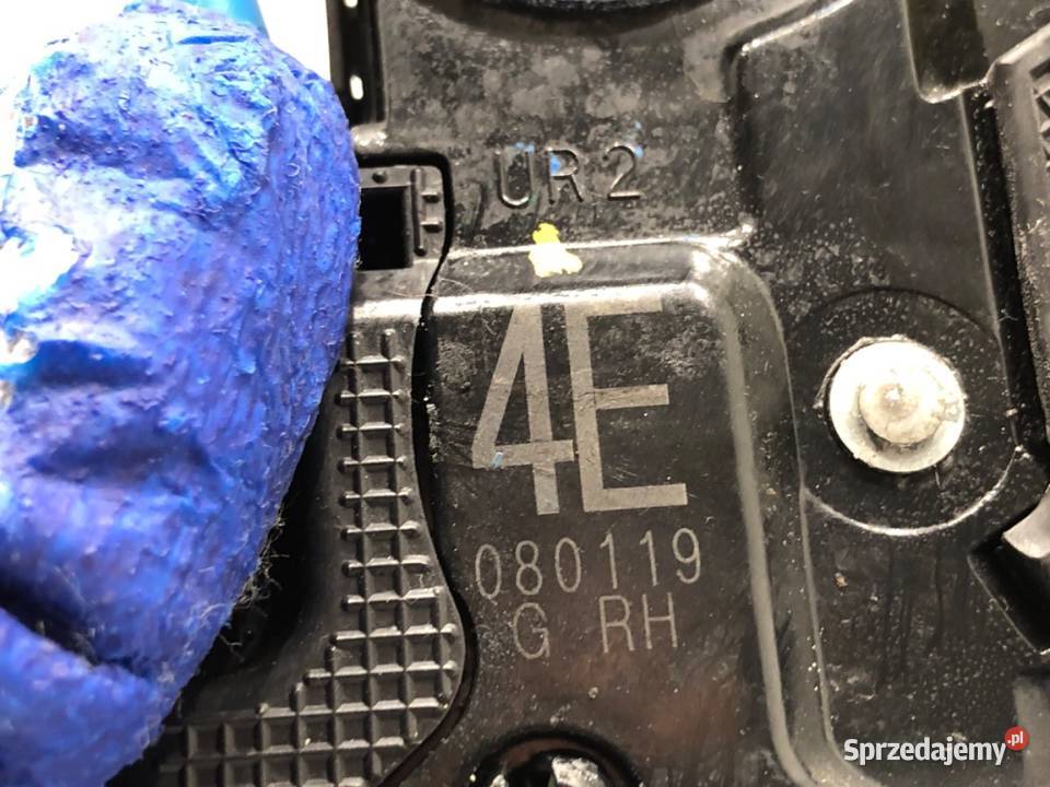 ZAMEK DRZWI PRAWY TYŁ TOYOTA COROLLA E21 osobowe podkarpackie