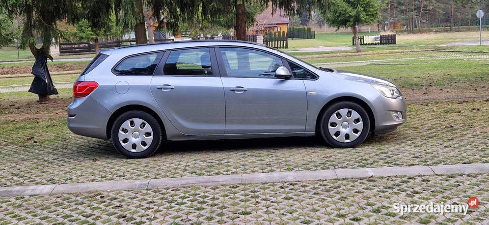 Opel Astra J 17 CDTI 10 lat w jednych rękach elektryczne szyby Zamość
