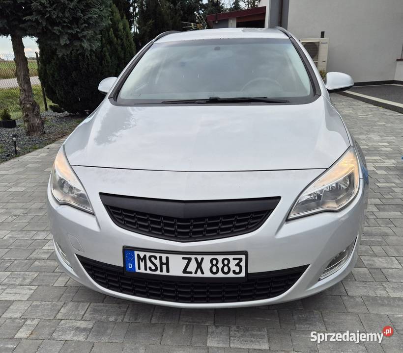 Opel Astra J 14 turbo Alu Klima Navi z Niemiec Kombi Astra Sikórz sprzedam