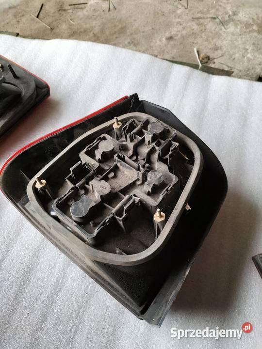 Felicia LAMPA TYLNA TYŁ PRAWA Kamień-Kolonia