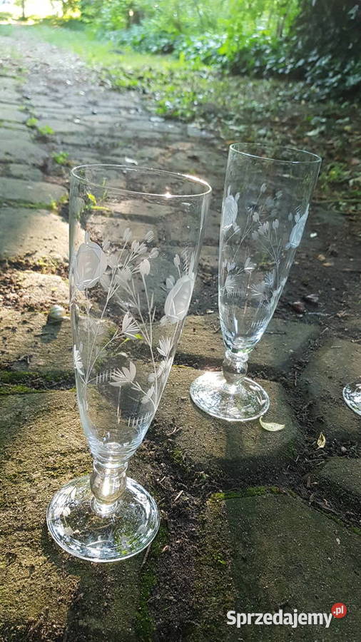 Cztery kielichy szklanki do wody soku Porcelana i szkło Myszków