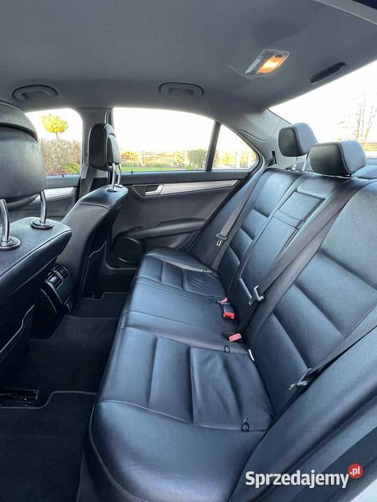Mercedes Benz c200 manualna Potworów