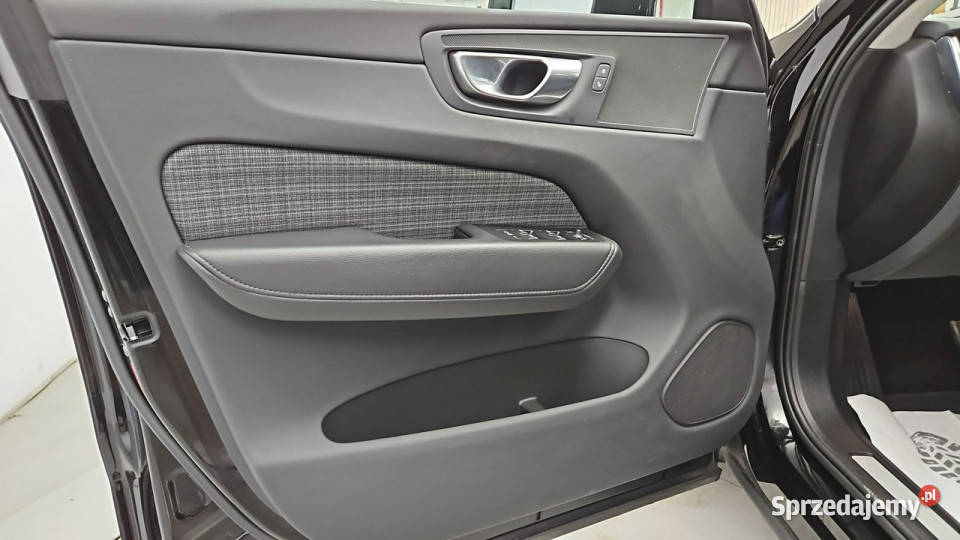 Volvo XC 60 B5 B AWD Core aut Z Polskiego Salonu mazowieckie Warszawa sprzedam