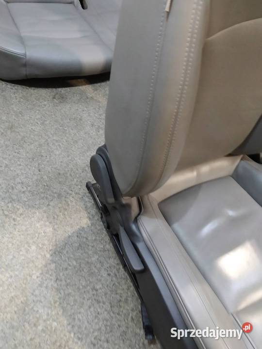 FOTELE KANAPA BOCZKI EU GRZANE SKÓRA SEDAN Rok produkcji 2009
