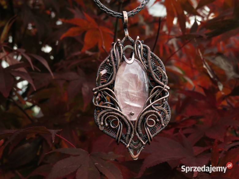 Miedziany wisiorek kwarc różowy rękodzieło Wieliczka