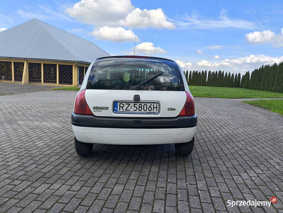 Renault Clio 2 12 60 Rok produkcji 2001 podkarpackie
