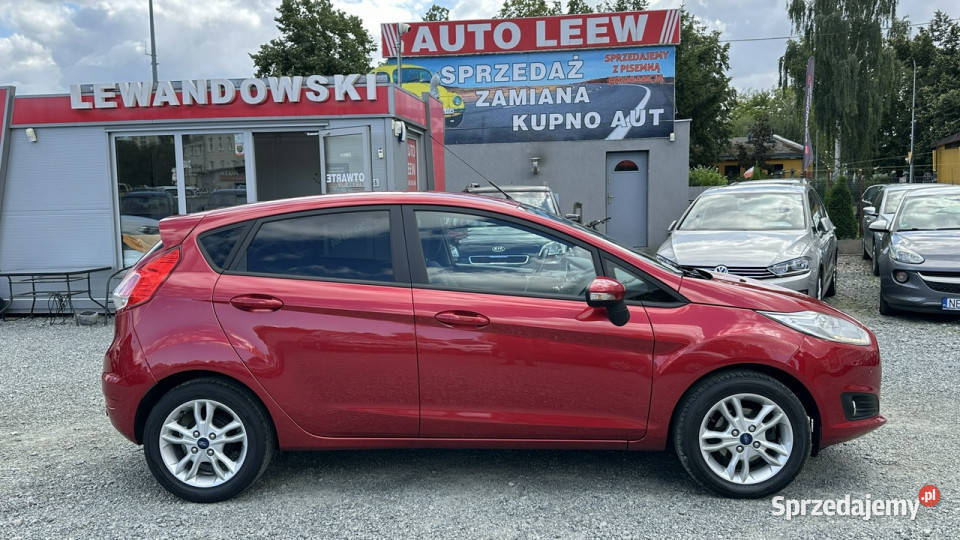 Ford Fiesta Benzyna Zarejestrowany Ubezpieczony manualna Elbląg