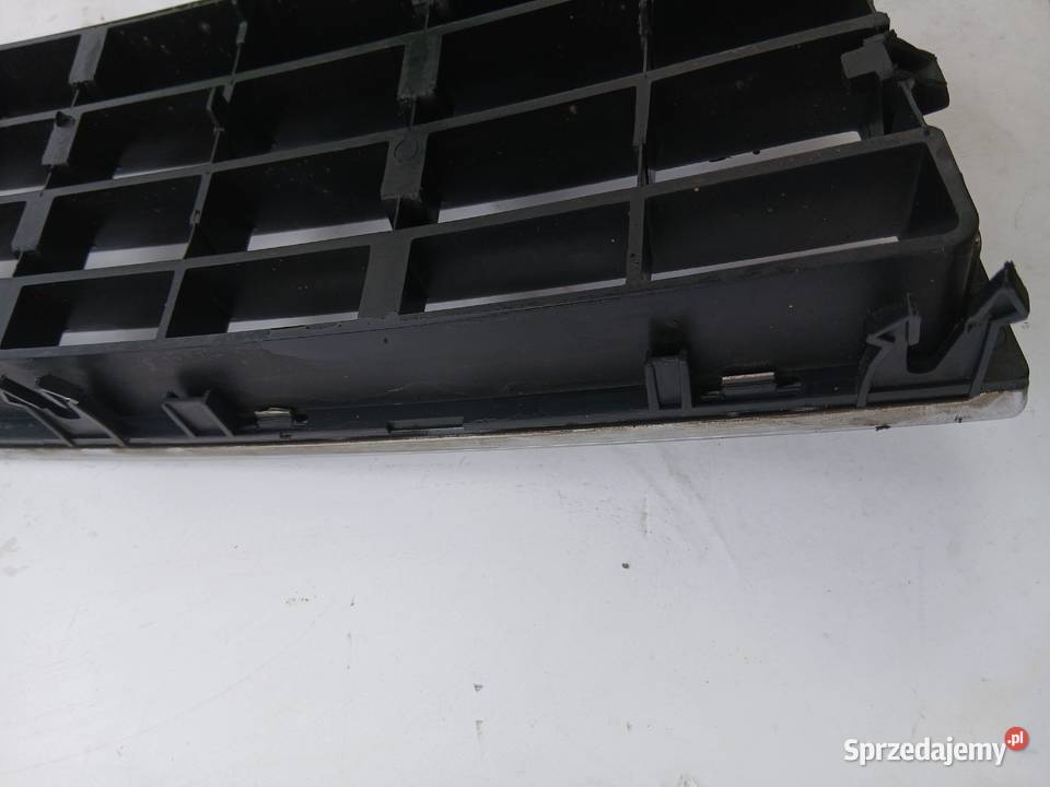 Kratka Atrapa zderzaka środkowa Audi A6 C5 2001 osobowe sprzedam