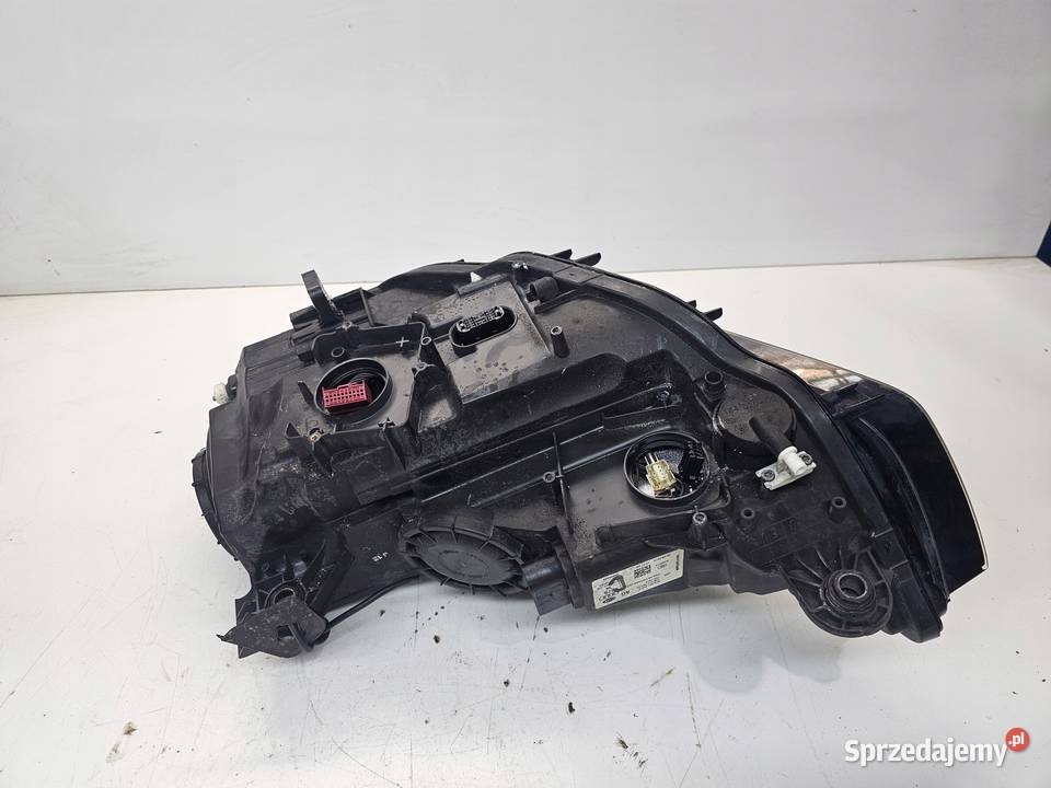 REFLEKTOR XENON LED PRAWY AUDI A3 8V 8V0941032A Przystajń sprzedam
