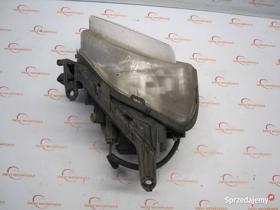 NISSAN JUKE 15r lampa prawa przód 26010BV80A