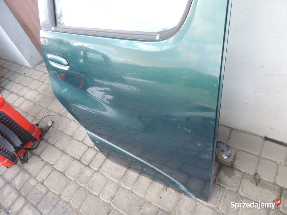 DRZWI PRAWY TYŁ TOYOTA YARIS VERSO 1
