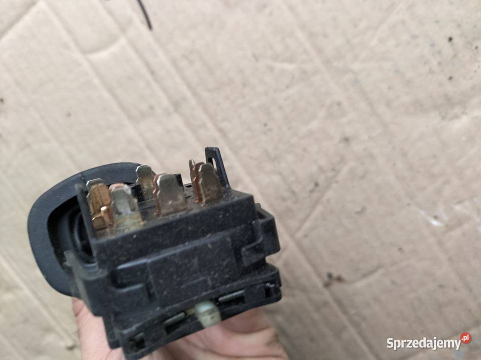 PRZEŁĄCZNIK KIERUNKOWSKAZÓW ASTRA G 90560990 Kamień-Kolonia