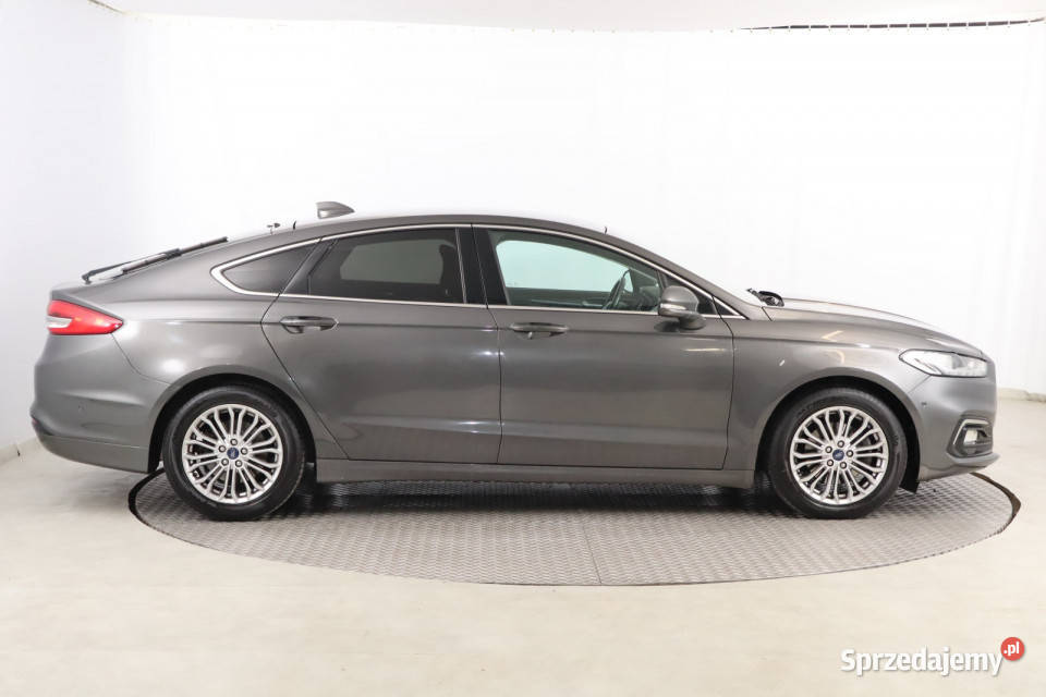 Ford Mondeo 20 TDCI światła przeciwmgielne