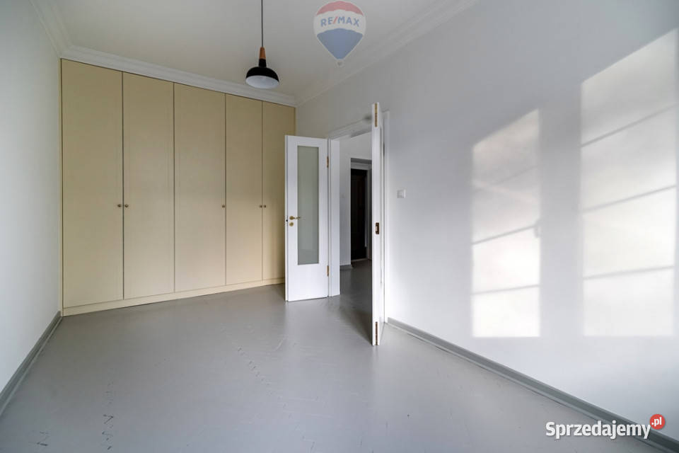 Metro kamienica malowaniu Warszawa