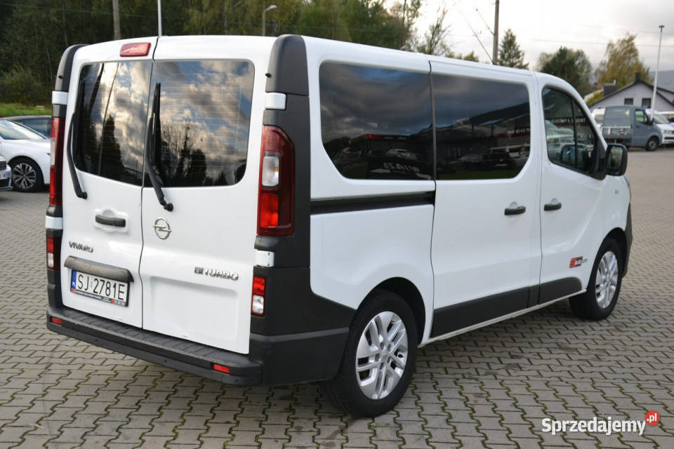 Opel Vivaro 16 cdti 125 6biegów 9osobowy 2x manualna