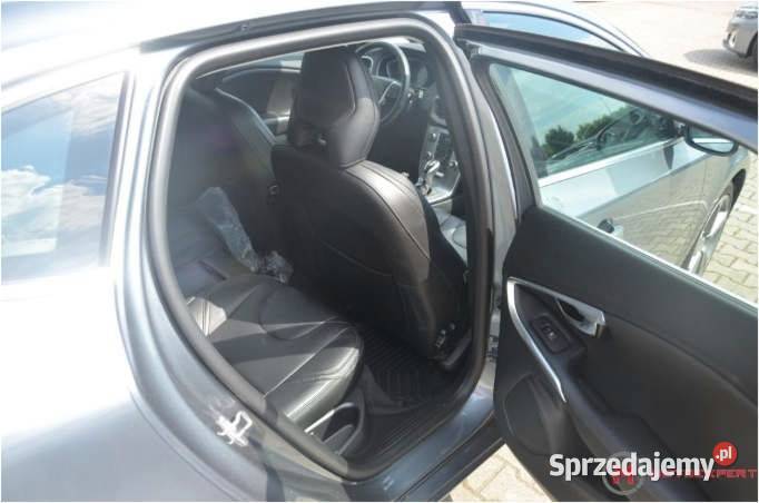 VOLVO V40 2017 149800 ccm 152 1498cm3 Warszawa