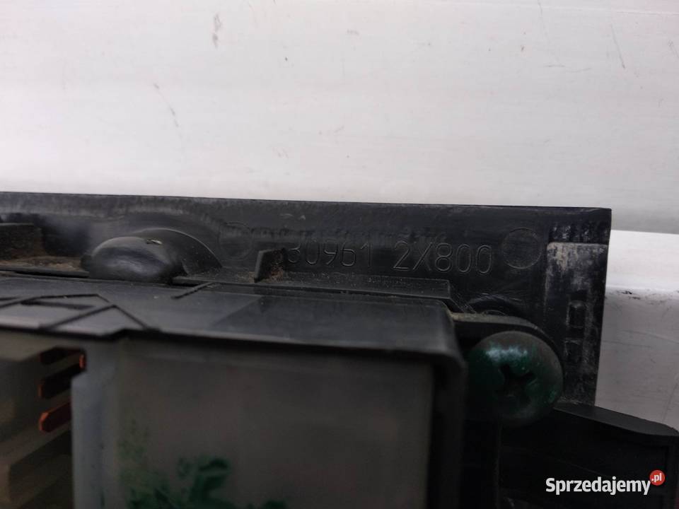 Nissan Terrano II 2 LIFT FL R20 panel sterowania Panele sterowania, przełączniki sprzedam