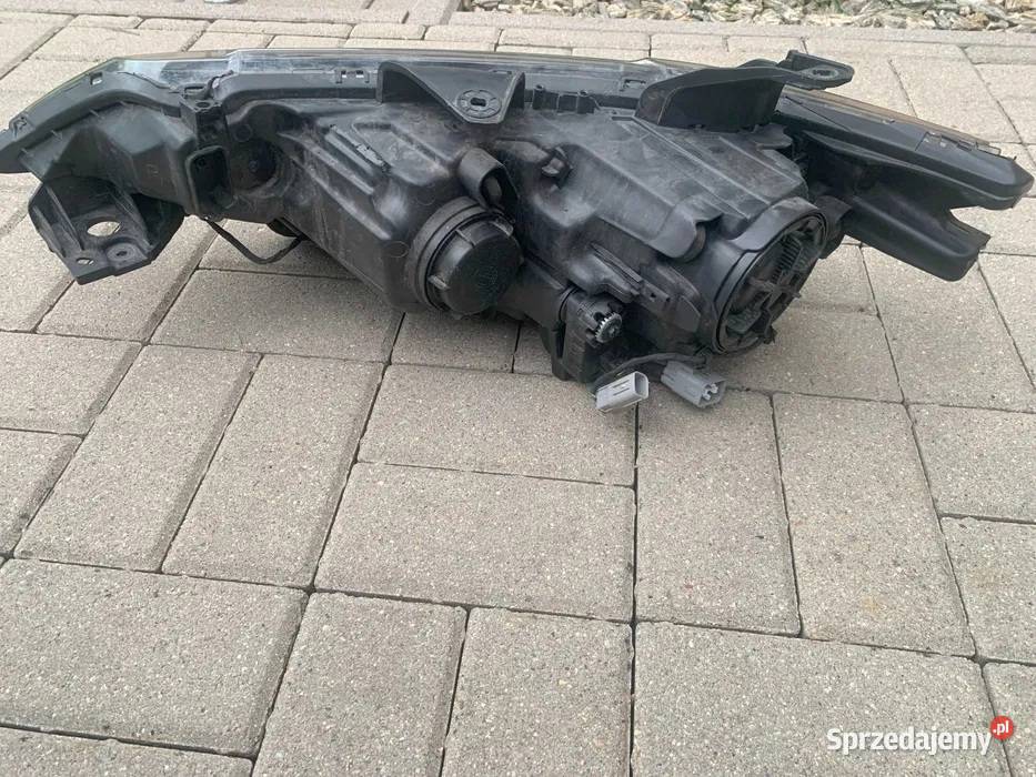 Lampa Prawa Mitsubishi Outlander Lampy przednie