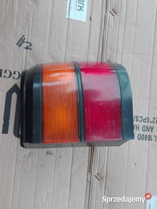 LAMPA TYLNA PRAWA PASSAT B3 KOMBI Oświetlenie Rzeszów