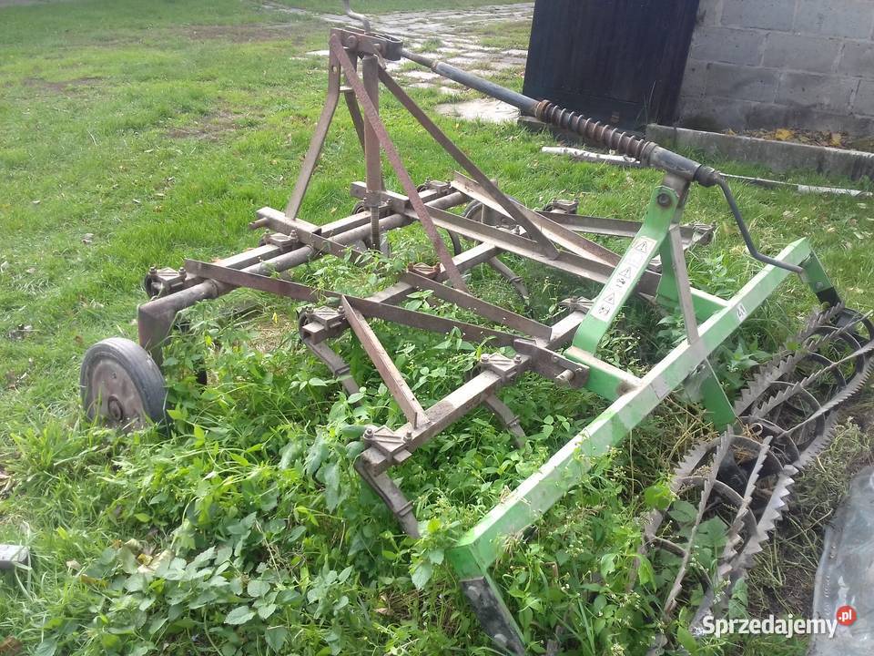 SPrzedal rozsiewacz nawozy lejek kultywator nieuszkodzony lubelskie Lubartów