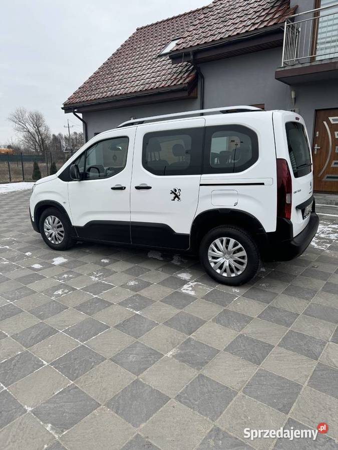 Peugeot Rifter 7 osób2019poj 12 benzynaprzebieg 1200cm3 Ciechocinek