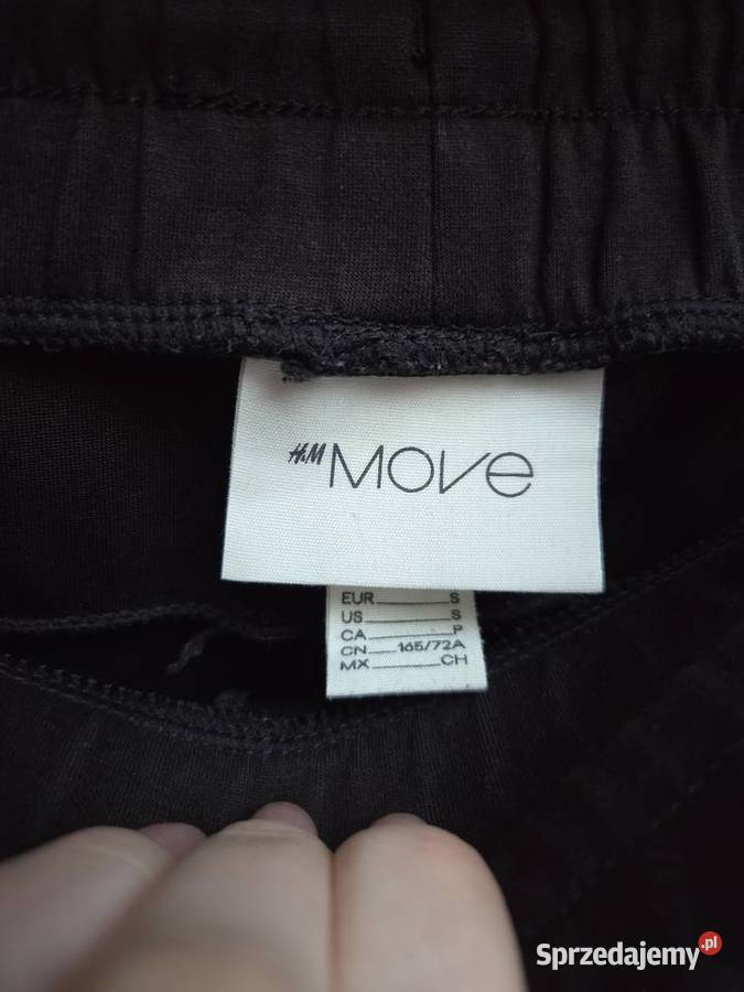 Czarne spodnie sportowe joggersy z ozdobną Liszki sprzedam