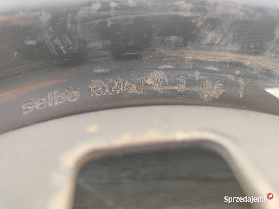 Felgi Daewoo 2 sztuki 13 R13 4x1143 małopolskie Poskwitów sprzedam