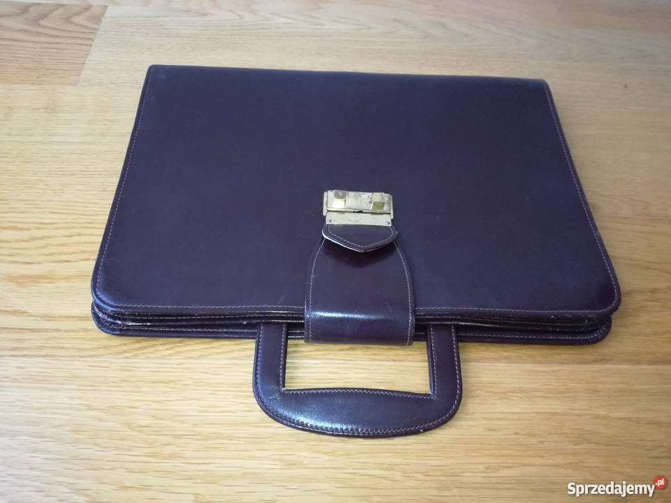 Aktówka skórzana biznesowy niezbędnik w stylu