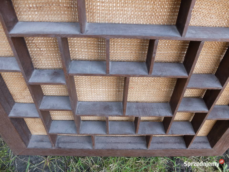 Drewniana półka ekspozycyjna regalik na kolekcję Kościan