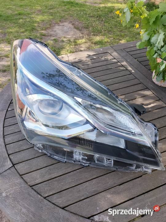 Lampa przednia prawa Toyota Yaris III 3 LIFT dolnośląskie Chocianów sprzedam