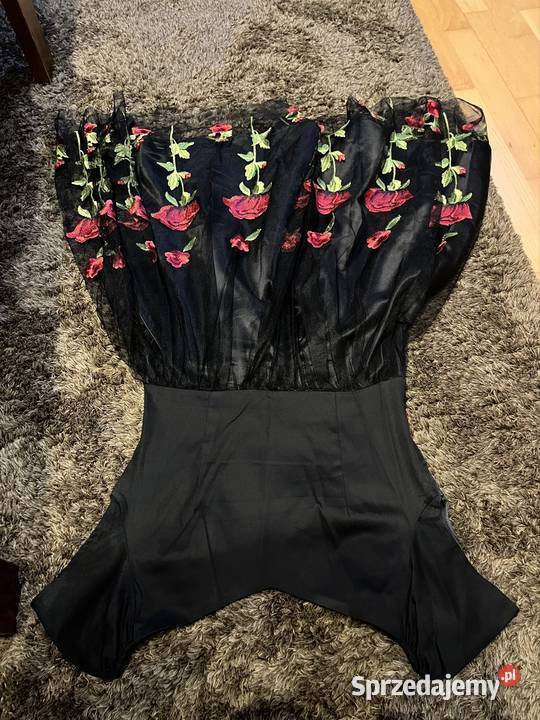 Wieczorowa sukienka w Róże Długość Midi Moda i Styl pomorskie