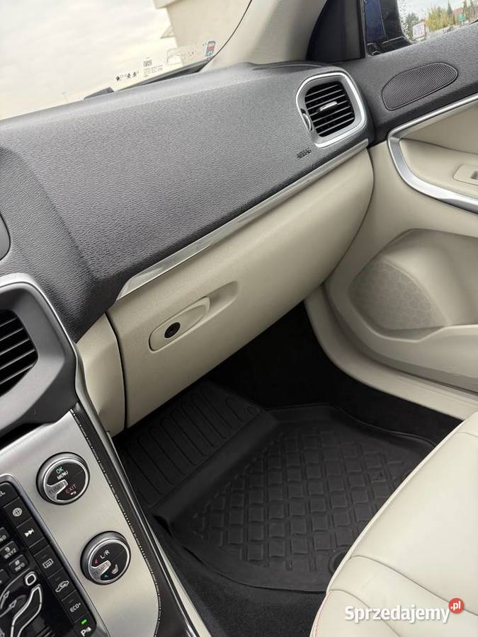 Volvo V40 D3 Rok produkcji 2015 Nowy Dwór Mazowiecki