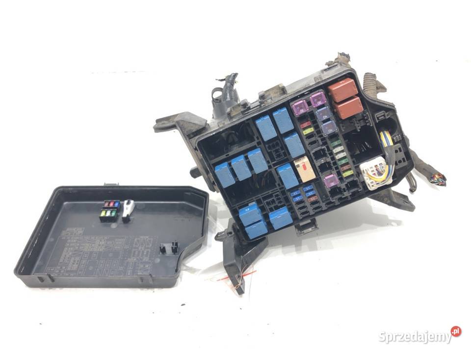 SKRZYNKA BEZPIECZNIKÓW SUZUKI SX4 Hatchback 16 sprzedam