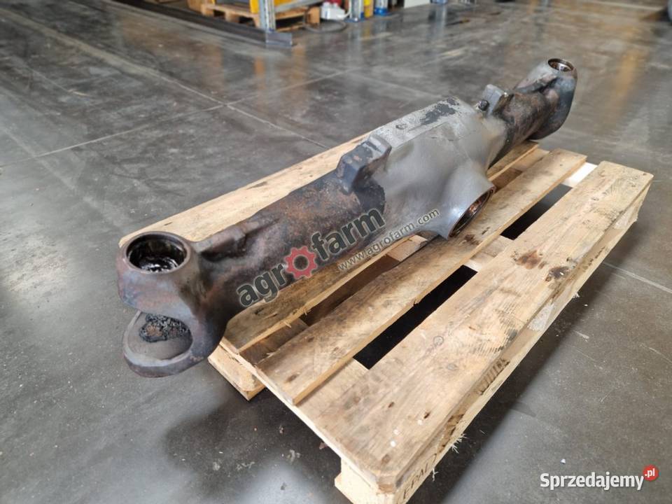 Obudowa przednigo mostu Claas Axos 340 Byków