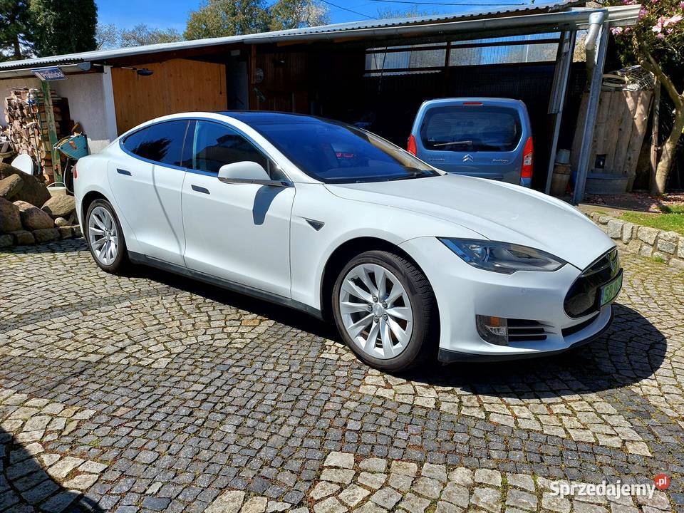 Tesla Model S S75 LTE CCS aplikacja garażowana dolnośląskie Księginice