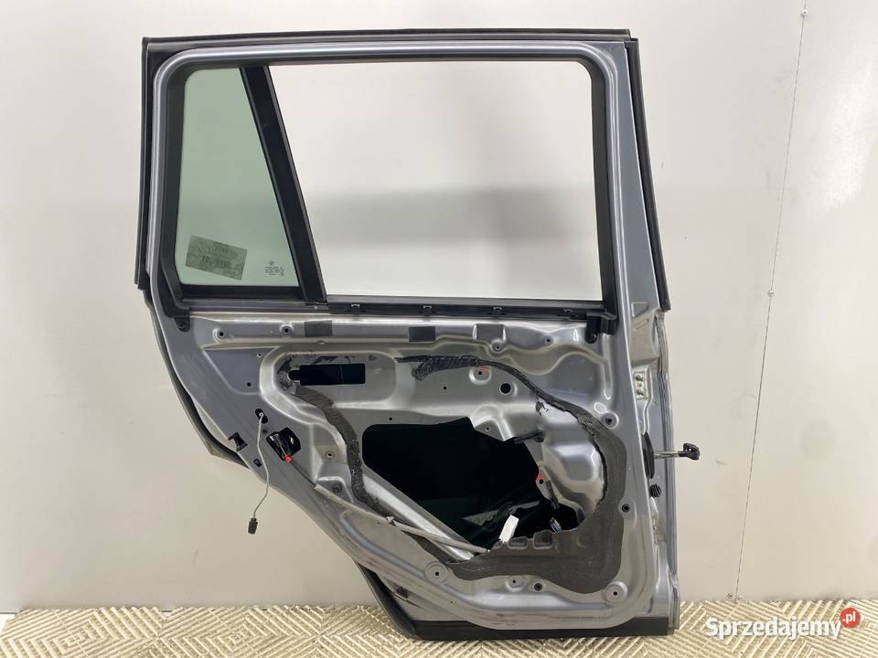 DRZWI LEWY TYŁ BMW E83 SUV 0311 SILBERGRAU