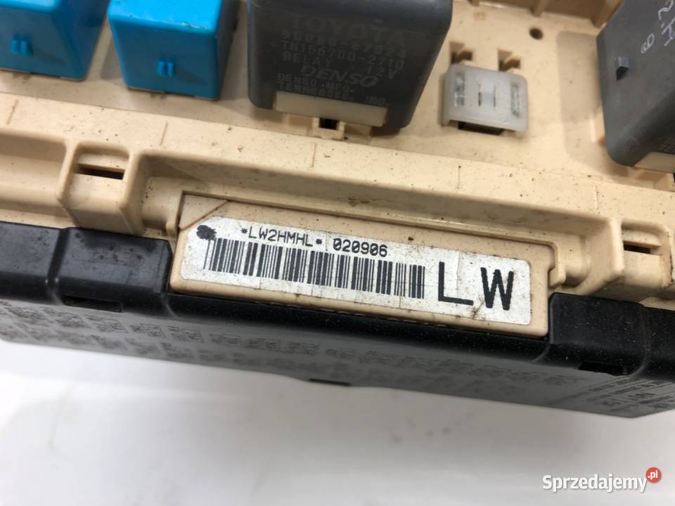 SKRZYNKA BEZPIECZNIKÓW LEXUS RX Kombi 0308 35