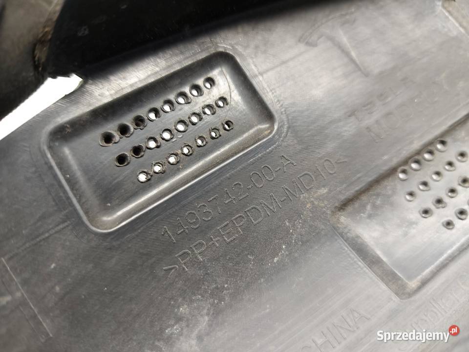 TESLA MODEL Y 2022r MOCOWANIE ZDERZAKA PRZÓD