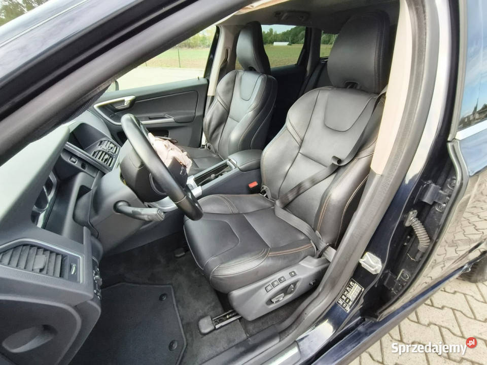 Volvo XC 60 20 diesel 190 skóra klima ledy uszkodzony Kęty