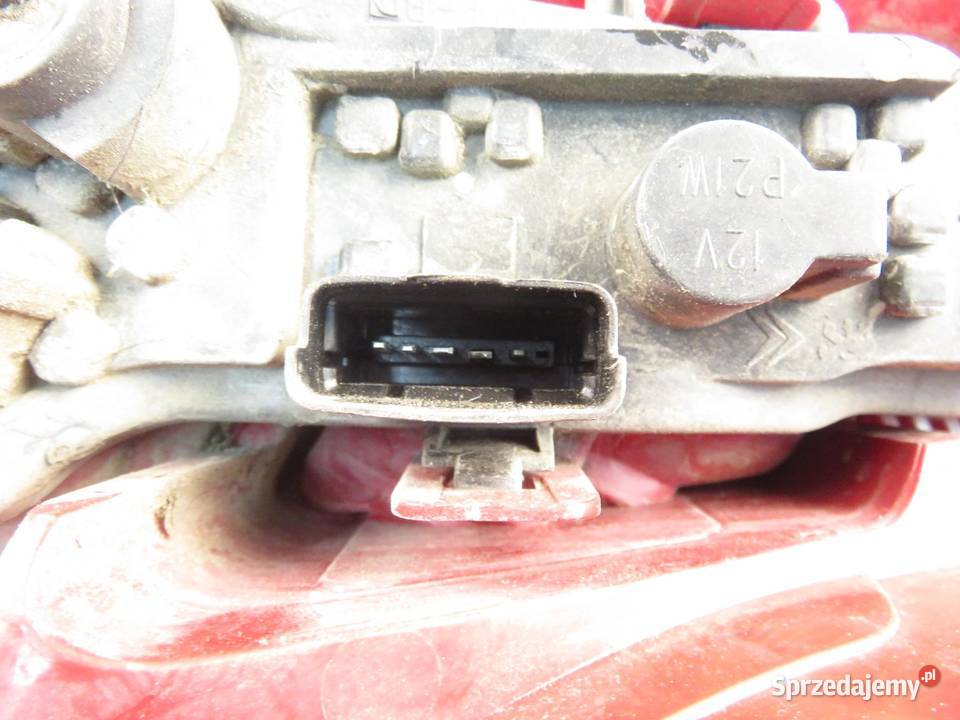 LAMPA LEWA TYLNA CITROEN C4 I 9646801777
