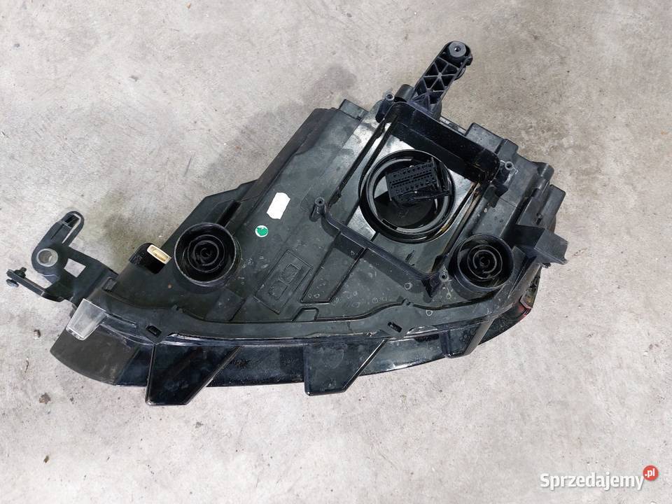 Reflektor lampa przód przednia prawa VW T roc