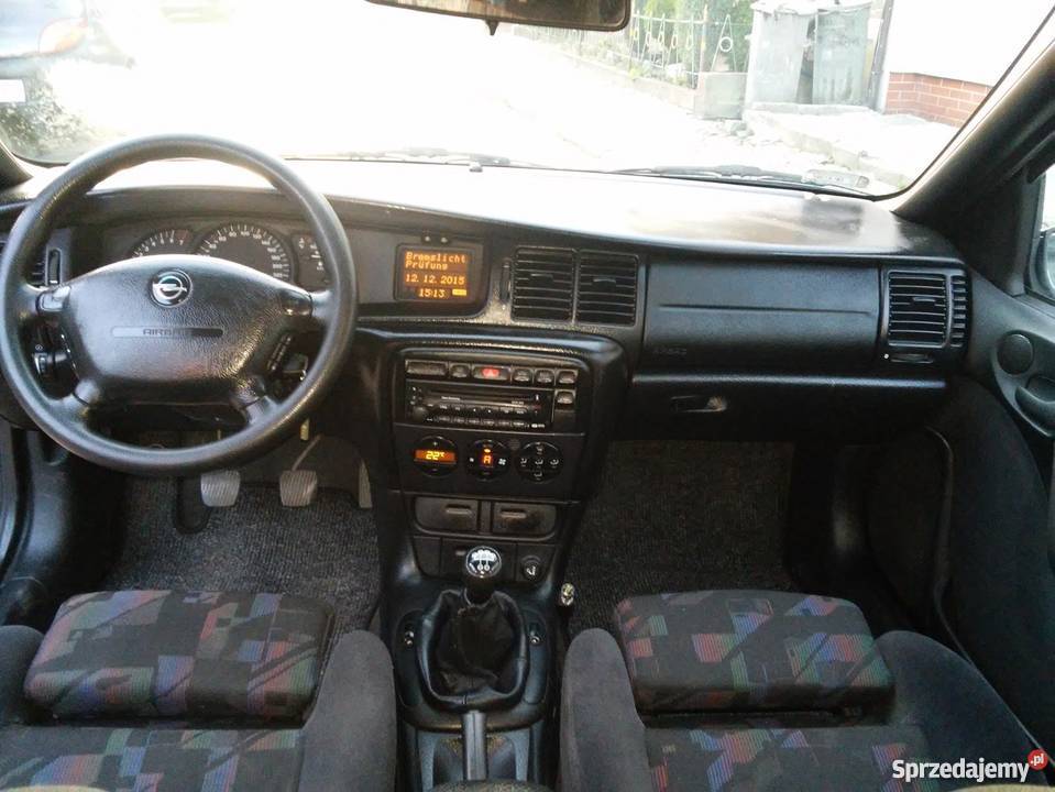 OPEL VECTRA B 18 16V KOMBI Paczków
